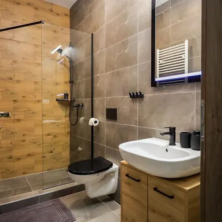 Aurora, Apartman Besztercebánya