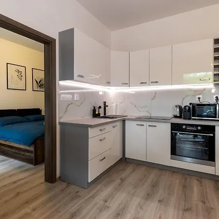 Aurora, Besztercebánya